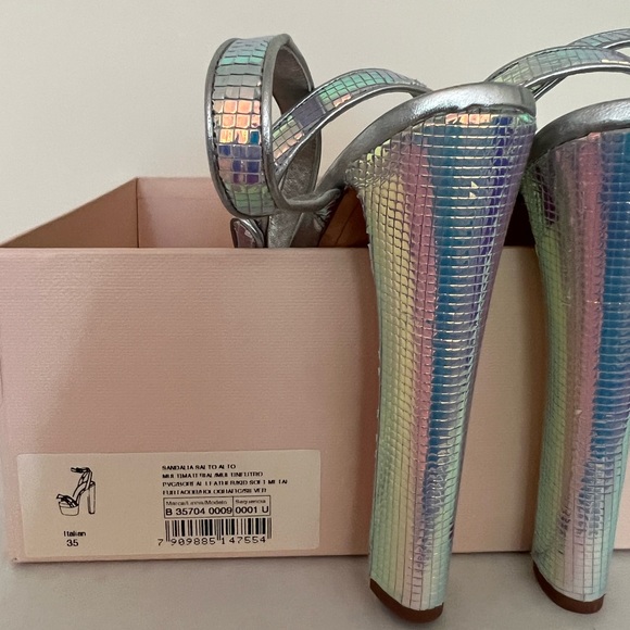 Alexandre Birman Clarita Metallic Leather Platform Sandals - Picture 14 of 15